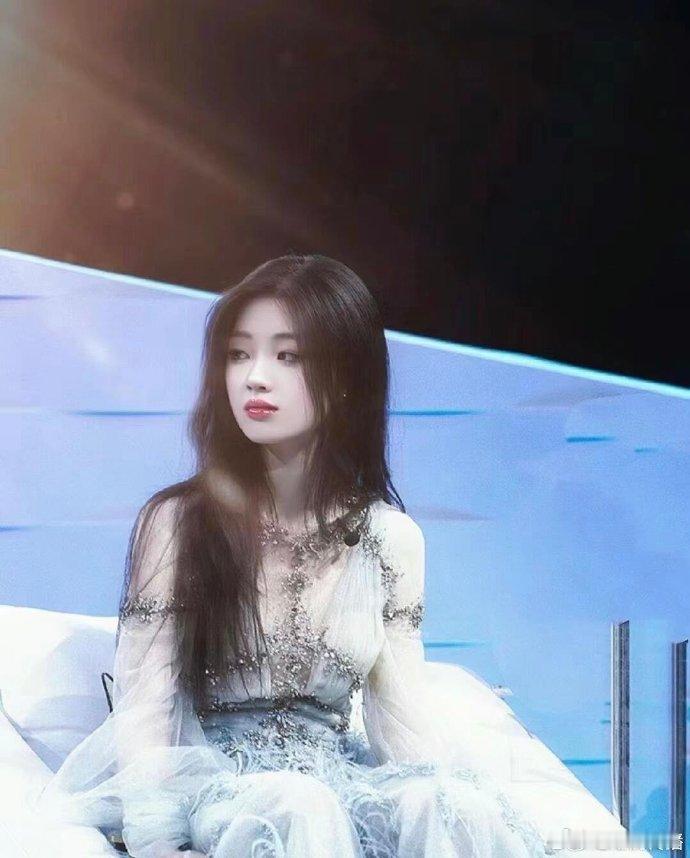 单依纯镜头下的粉丝每一场演唱会，单依纯都用心去观察台下的每一张面孔。她知道，观众