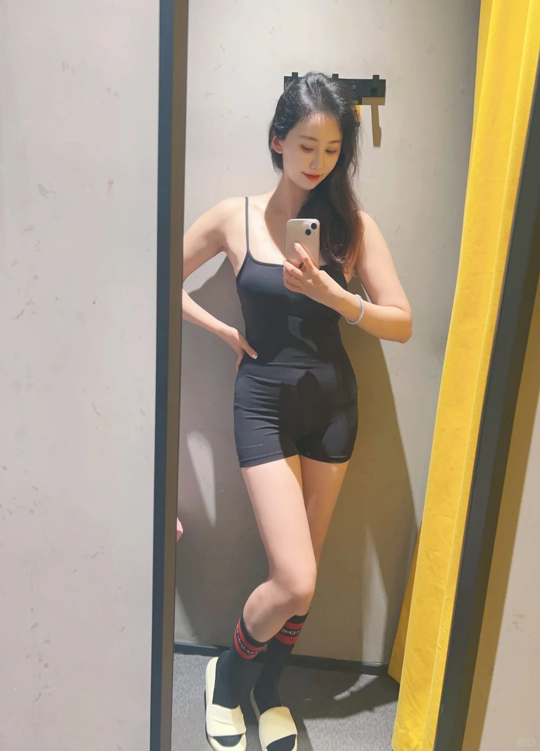 第三次穿连体服上瑜伽 还是不太好意思😅