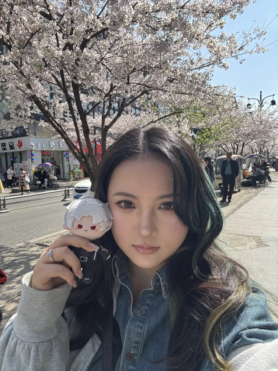 我妈问我鼻子上怎么一道杠黑黑的