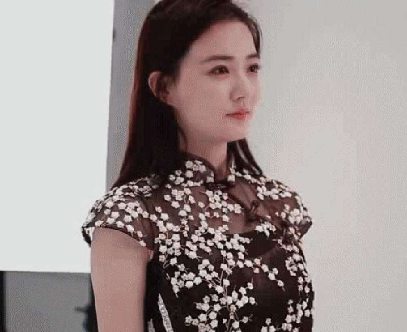 #徐璐[超话]##徐璐的备忘璐#XL📸随性自由自然而美，期待璐璐勇敢尝试新中式