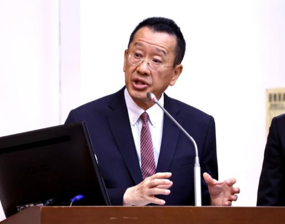 台“防长”顾立雄发声：“能付钱，不等于能拿到货！”

5月25日，台湾地区防务部