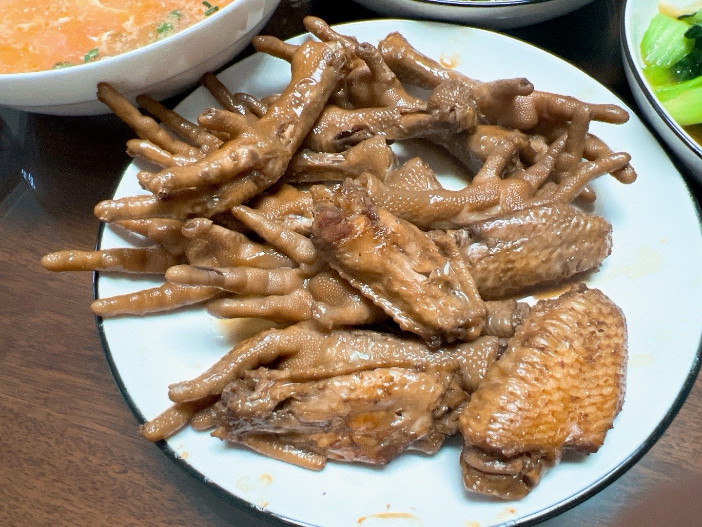 这是一盘__________。A. 低脂食物B. 高脂食物 ​​​