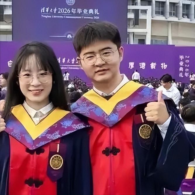 清华博士夫妻放弃北京高薪教职，携手扎根四川国防院所，有人惋惜有人致敬。

202