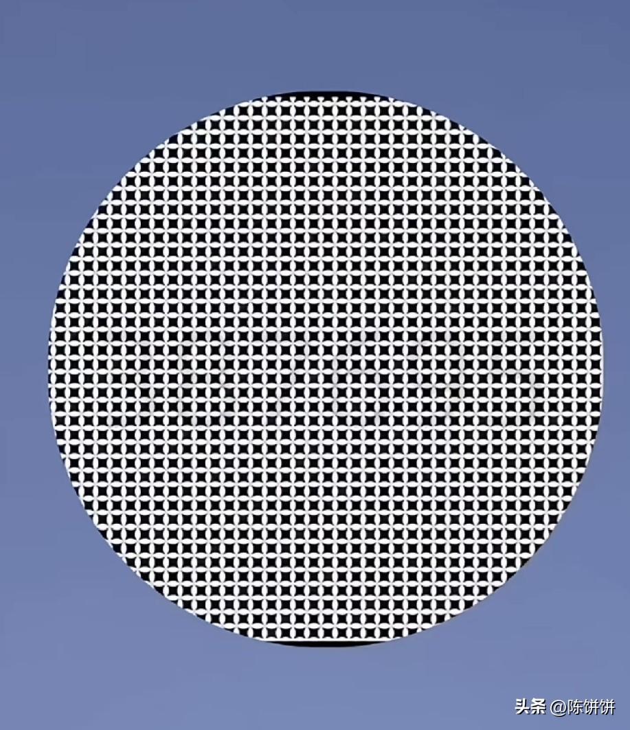 能看出这圆中数字是多少的？堪称得上高智商，我看了半天，毫无头绪。。
看看你们的眼
