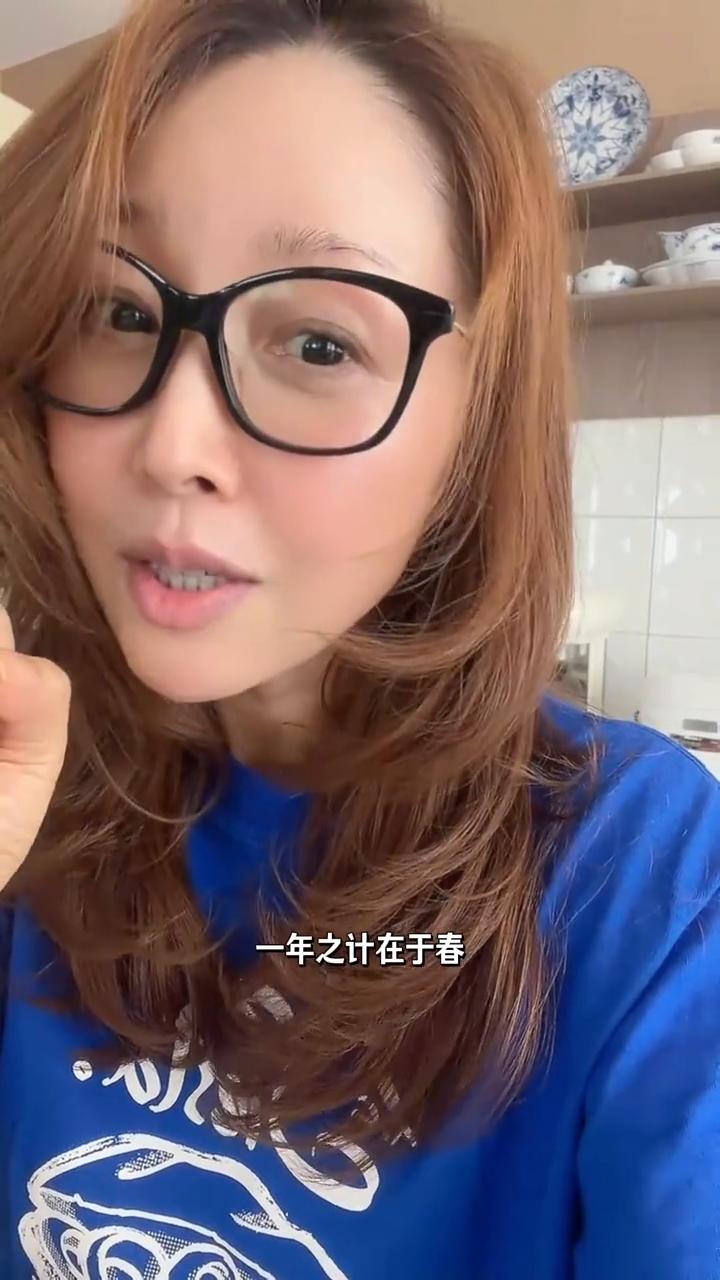 我看到很多留言都说孙悦为什么30年没变？怎么可能没变？我只是更加的注意自己的身体