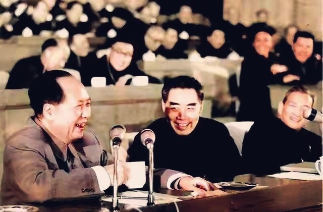 毛主席思想用大白话讲其实很好理解，其实都是做人的基本道理。他要求党员干部对老百姓