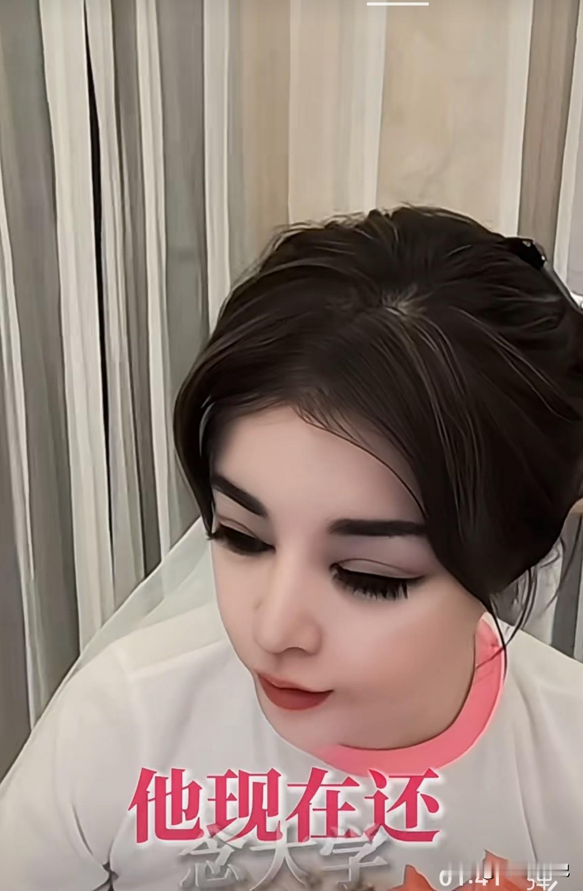 网友问于文红“你小男友是做什么的”？
于文红回答“他还是学生”
网友又问“你一个