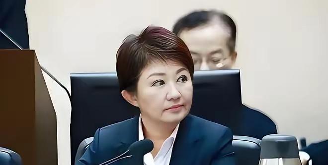 这个女人和“台独”分子有何区别？卢秀燕在接受媒体采访时说：不管中美谈的如何，我们