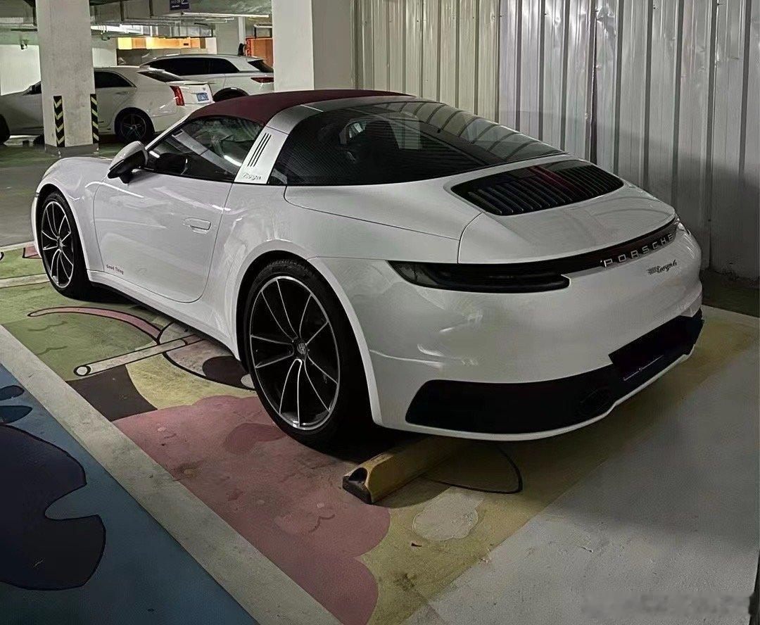 保时捷Targa ，配色好好看。 ​​​