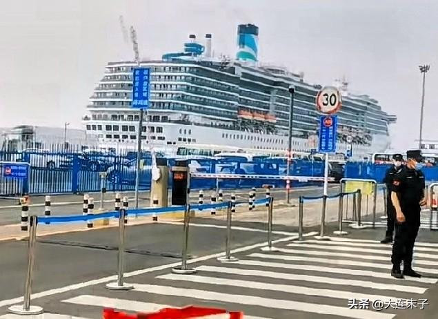 大连国际游艇中心挺忙！

26日早上，成真.理想号邮轮，从大连出发到韩国进行4晚