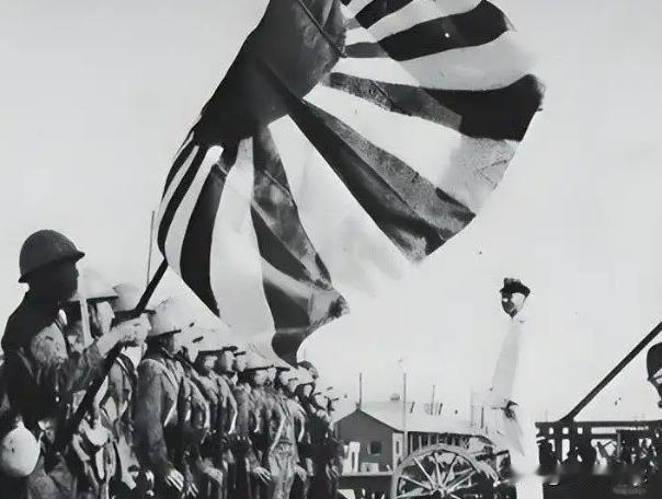 一个日本华人一针见血曾经指出：现在中国若再战日本，撑不了14年，不是中国能撑多久