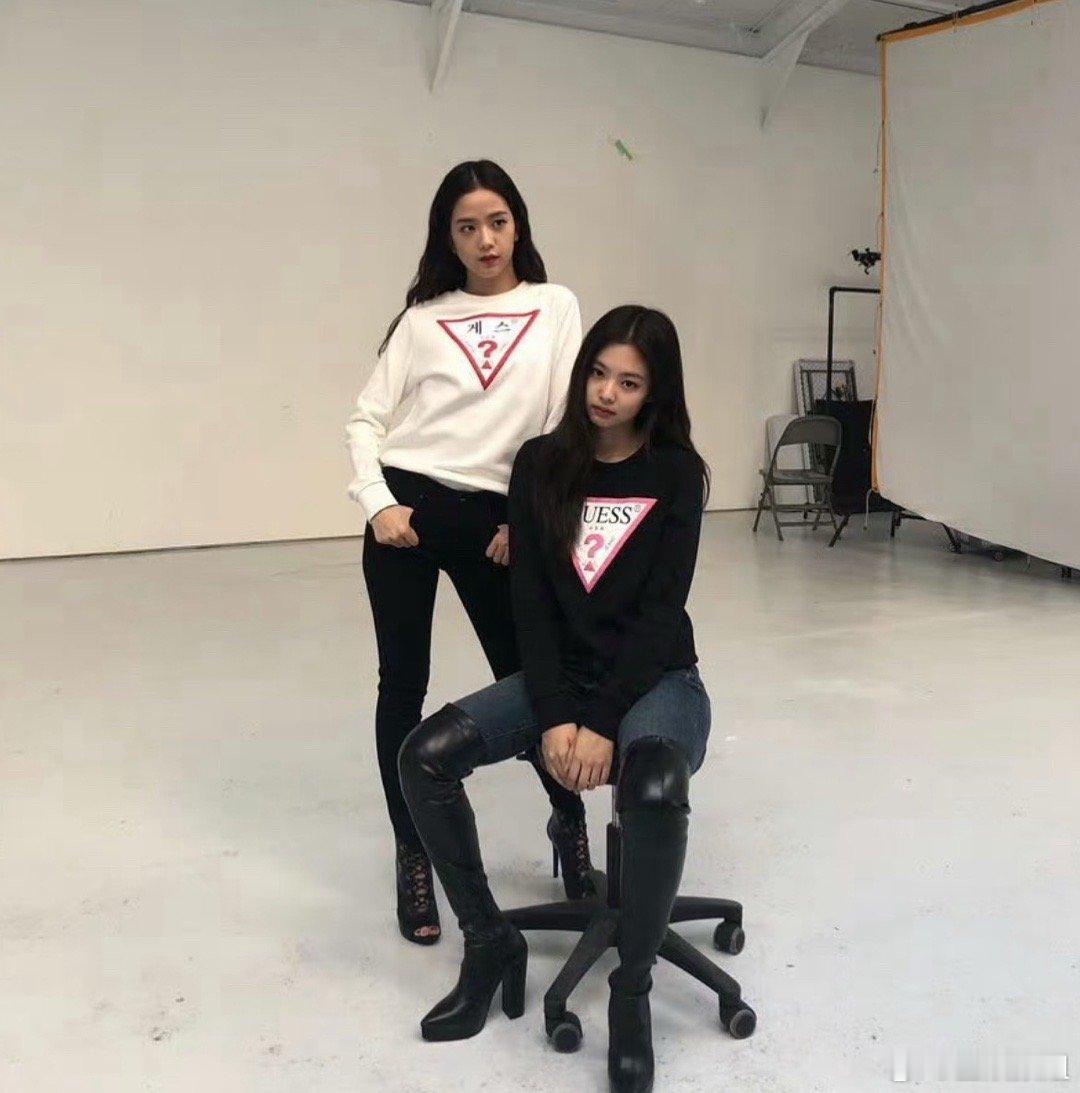 站在一起会衬得对方更漂亮的jensoo ​​​