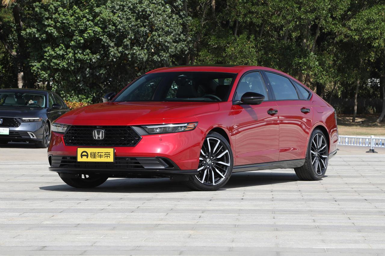 全新一代本田雅阁正式上市！   搭载1.5T+2.0L插电混动   售价17.9