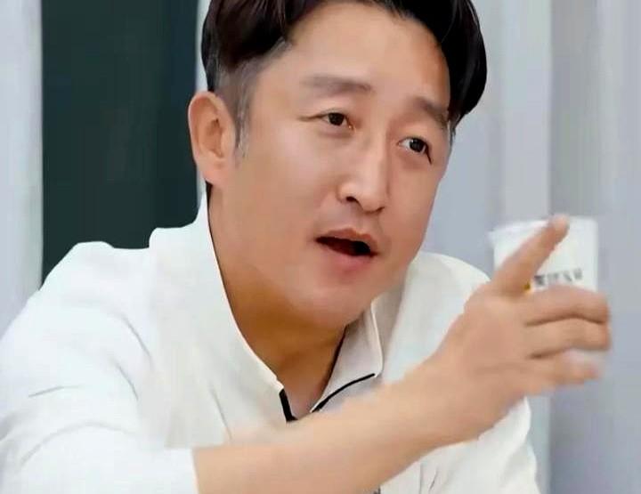要不是李维嘉，邹市明一家根本上不了《爸爸去哪儿》。

这事儿是邹市明在《姐姐当家