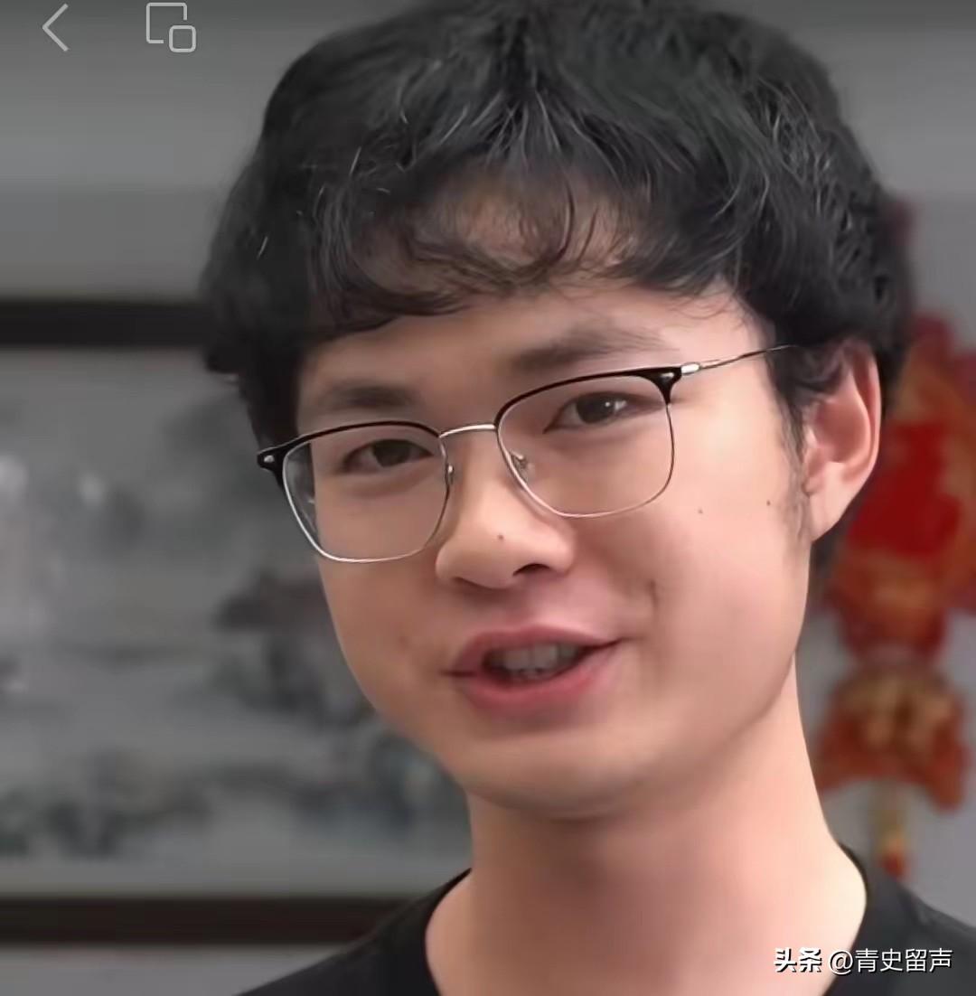 放弃北大复读一年，海宁学子陆远迪今年考出714分拿下浙江全省第二。
各科分数：语