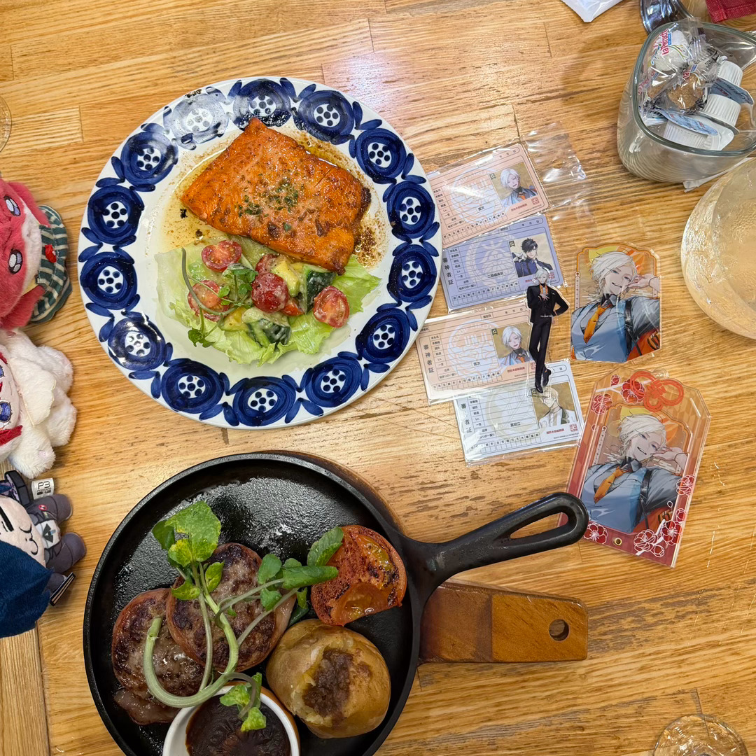 从秋叶原出来我和yhm一合计又去了东京大丸本铺之后又吃了饭，同担爱了