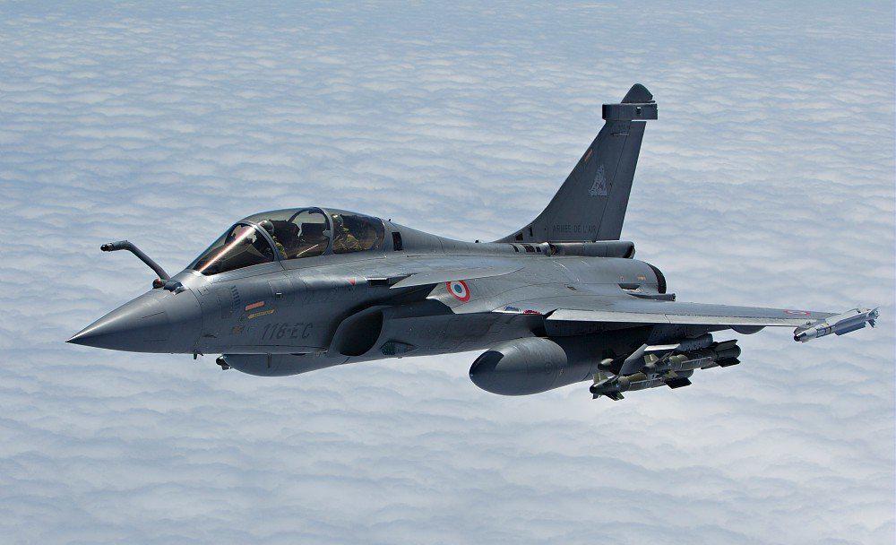 达索公司造“阵风”战斗机，现在每个月只能生产三四架。可他们手里堆着233架的订单