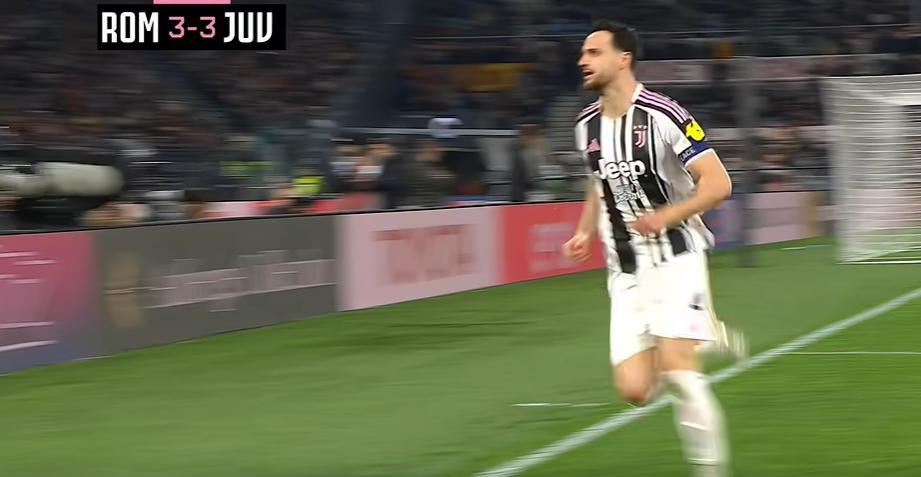 尤文刚刚是踢了欧冠少一人，追成5：5，随后加时赛落败，回到意甲战罗马，落后扳平，