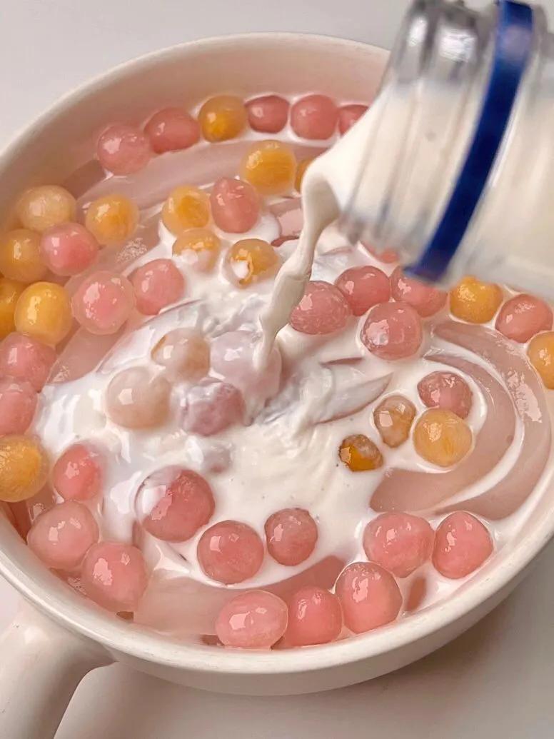 冰凉爽口!水蜜桃奶冻!桃味浓郁超好喝!
      今天给大家分享一道夏日甜品!