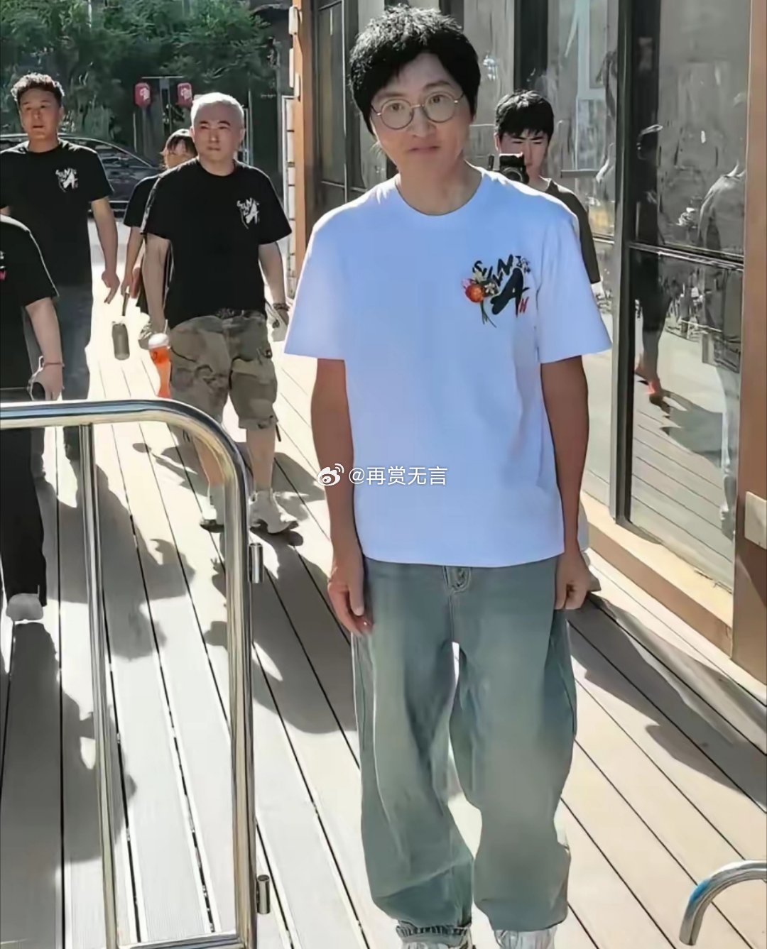年近60的孙楠老师，跟男高一样嫩，很有少年气息。 