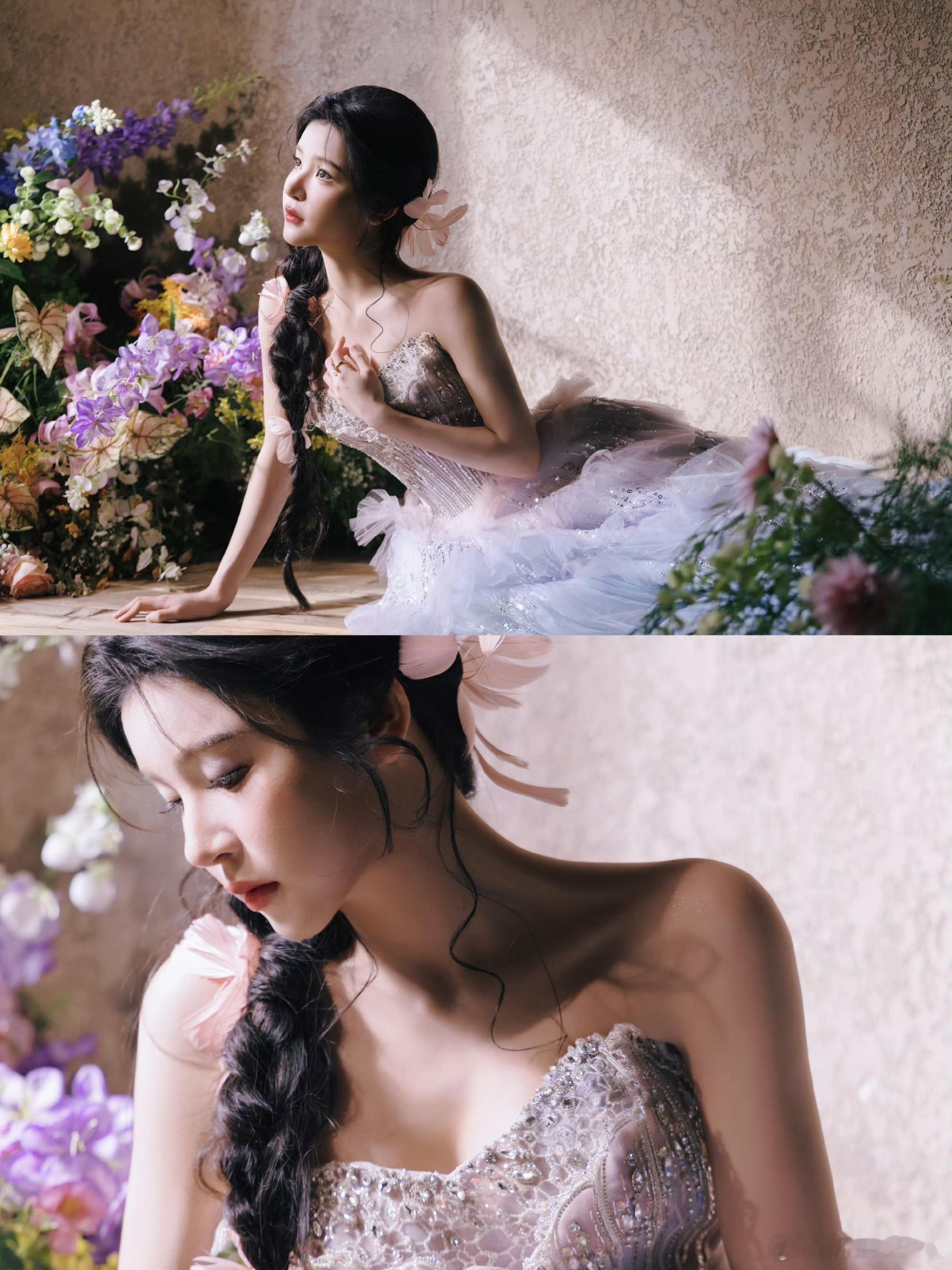 饶嘉迪 人鱼公主上岸了 饶嘉迪童话公主上线了！侧边的麻花辫还点缀着花瓣，画面好唯