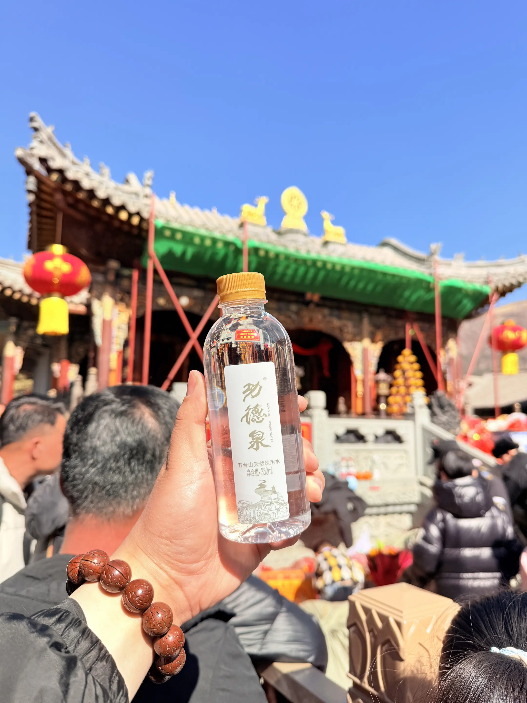 功德泉饮用山泉水的水源地位于山西五台山（西台八功德水，海拔2000多米...