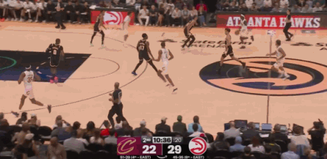 泰森突破上篮打进！！ 