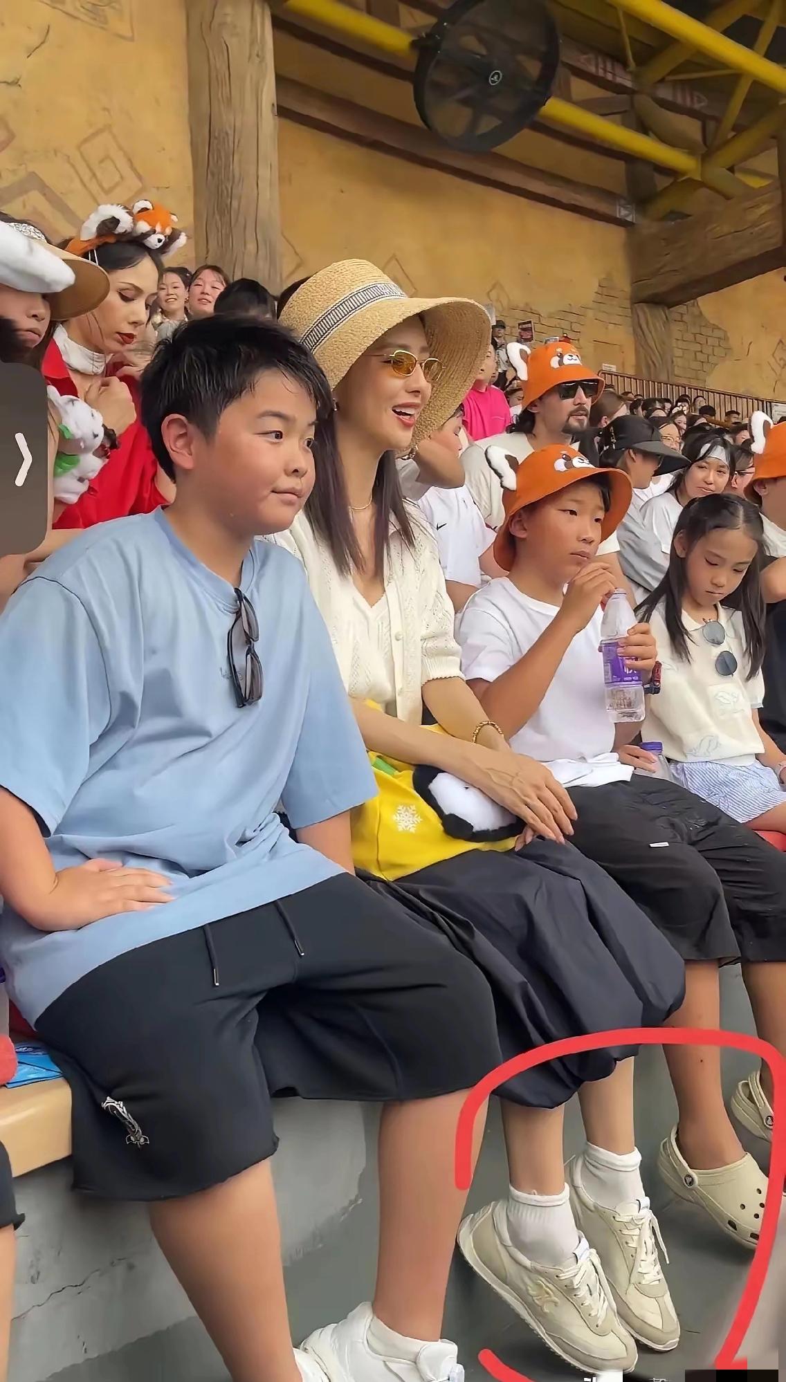 明星们挣钱还是太容易了怪不得人人都想当明星