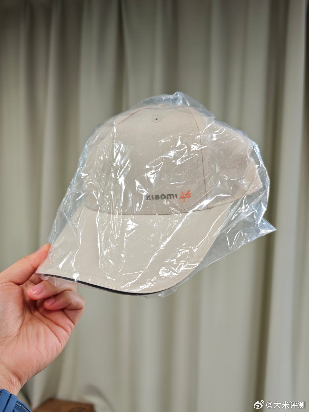 买车送的小米鸭舌帽，评论即可抽取～  抽奖详情