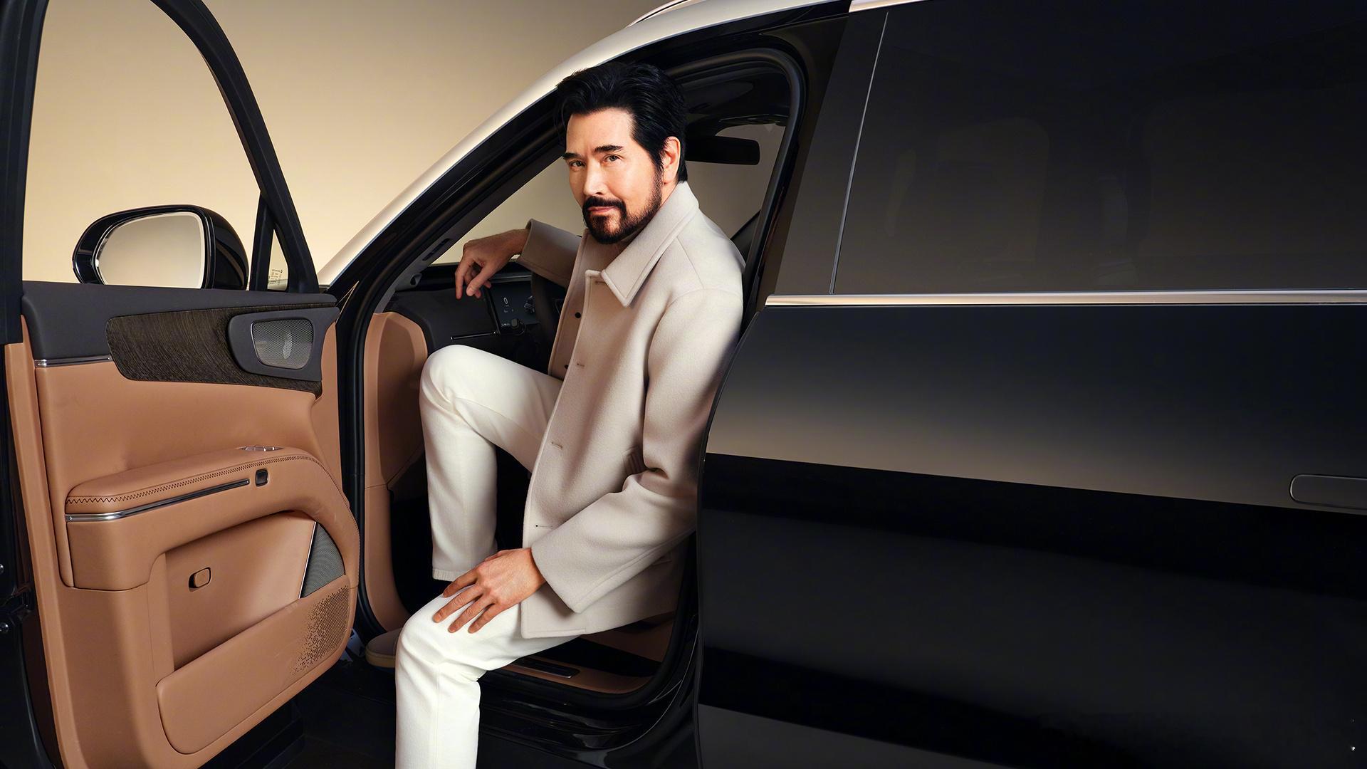 零跑9系豪华双旗舰同台首秀零跑继d19后又端上来了d99，如果真是半价mega，