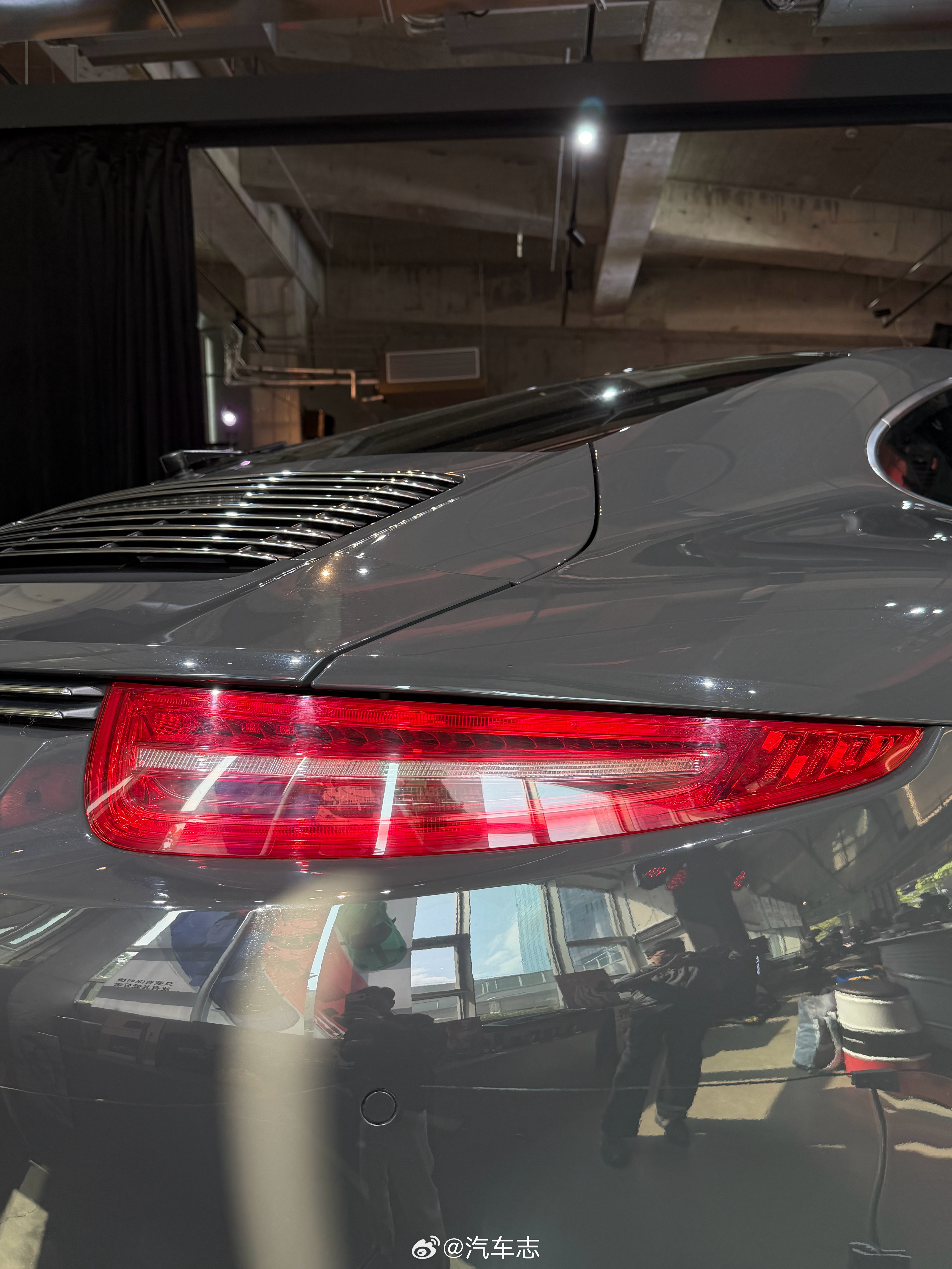 991.1 50周年纪念版，全球限量1963台～石墨灰外漆，千鸟格内饰，10多年