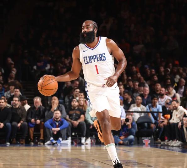 哈登，冠军梦还追不追？

哈登在这个赛季拼的够狠！场均26.2分6.3板8.7助