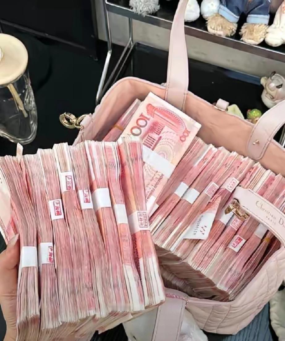 轮到你发财了，马上有钱，请签收一下[招财进宝][招财进宝][招财进宝][招财进宝