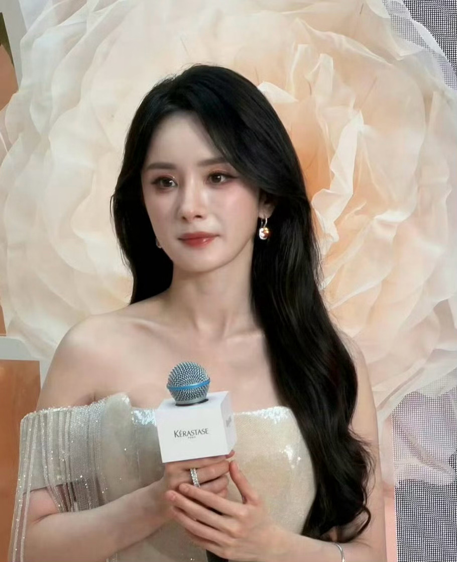 杨幂的生图状态怎么样？杨幂 头纱