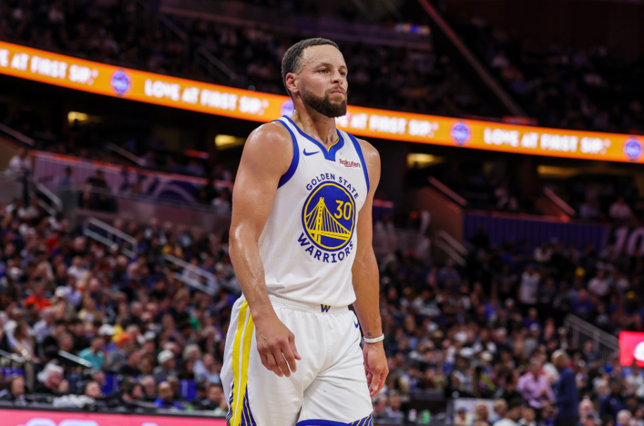 NBA常规赛，勇士上半场以63-61领先森林狼。上半场比赛，库里出战16分钟，投