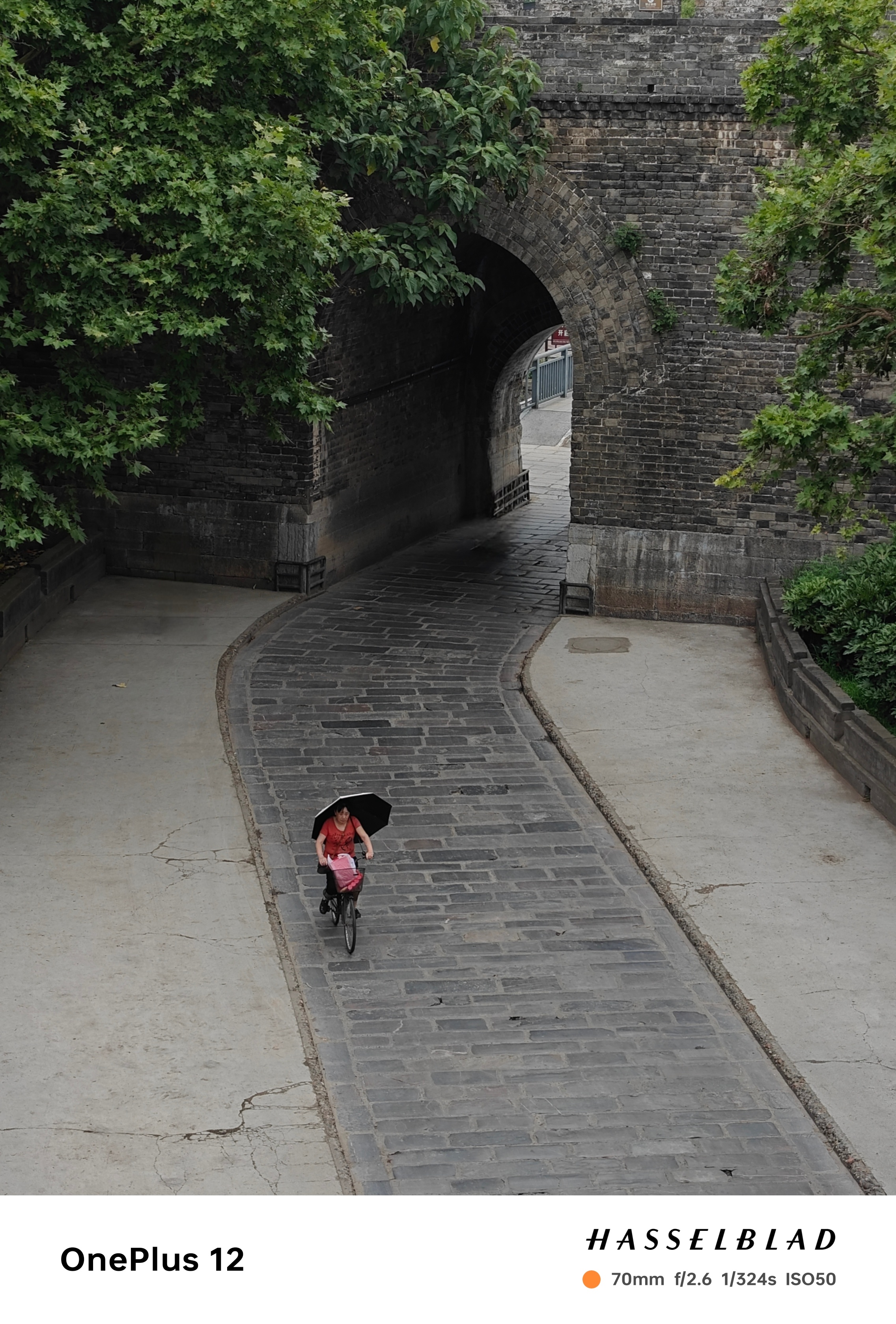 图一 原图图二 套了自己做的仿富士NC滤镜效果怎么样？#百态人生# ​​​