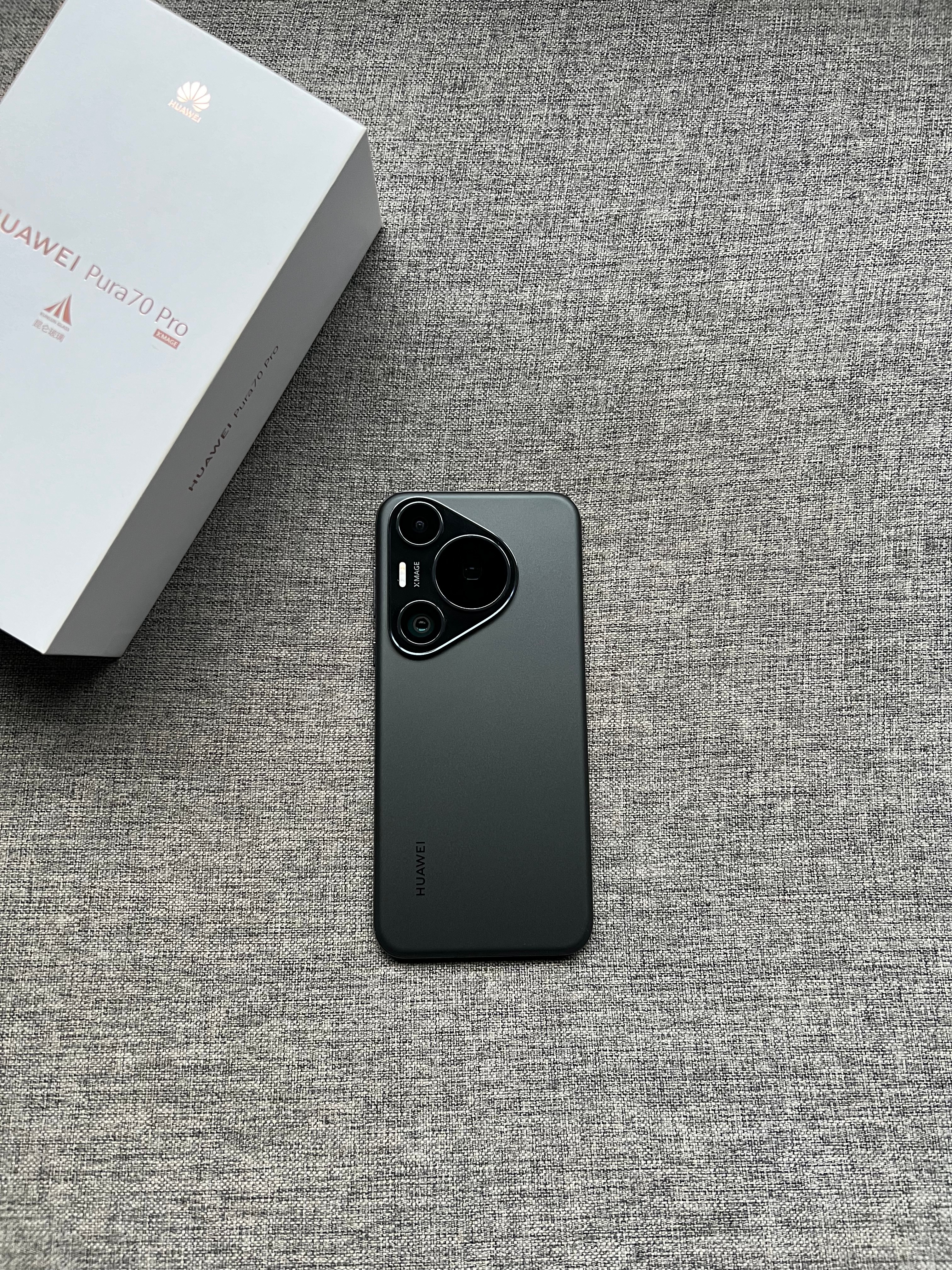 华为Pura70 Pro 12+256G 黑色，屏幕完美，中框小划痕磕碰，电池效