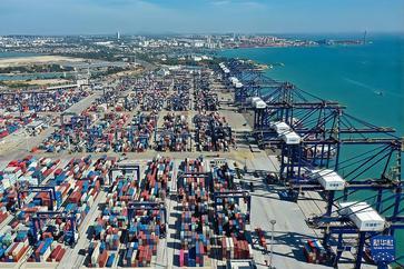 特朗普关税成摆设！海南自贸港封关即爆发，新加坡合作赚翻
 
特朗普搞关税想逼中国