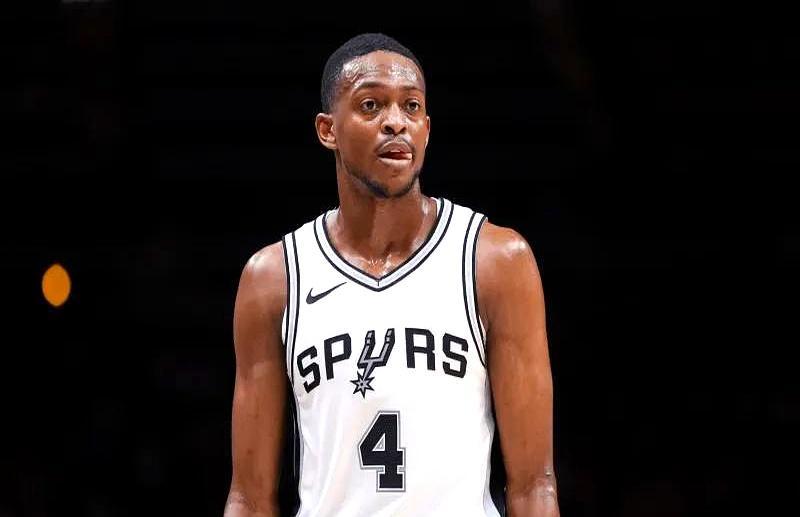 飞机趴窝，暴雪封路，马刺落地5小时就干翻魔术。
 
25分8板5盖帽，文班亚马一