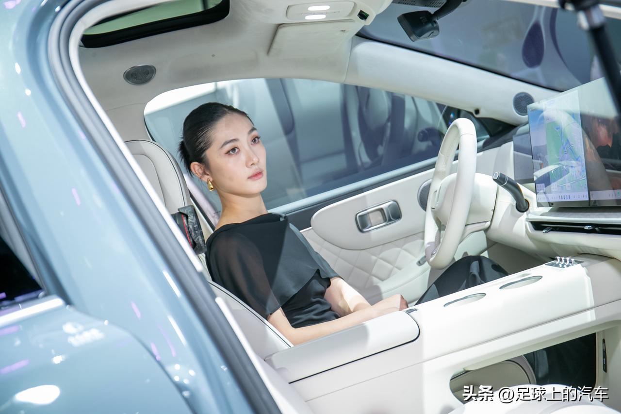 对比了N款中大型SUV，最后果断锁定魏牌V8X，妥妥的梦中情车！

5米多霸气车