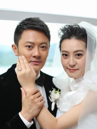 2015年，印小天花了400万元娶的老婆哈琳娜，直到孩子出生后，才发现自己的老婆