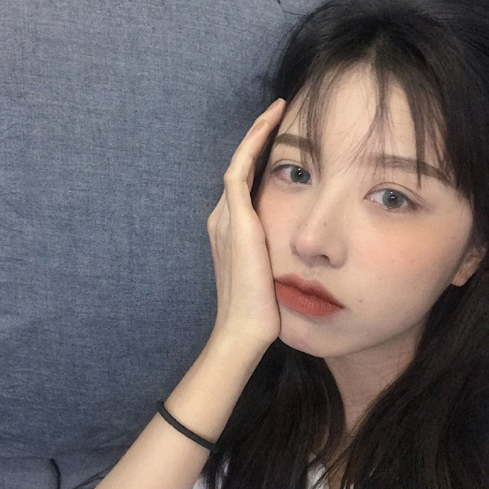 我一直认为，人生是一场际遇，如同高塔遇上流云，枫叶遇上秋天。 