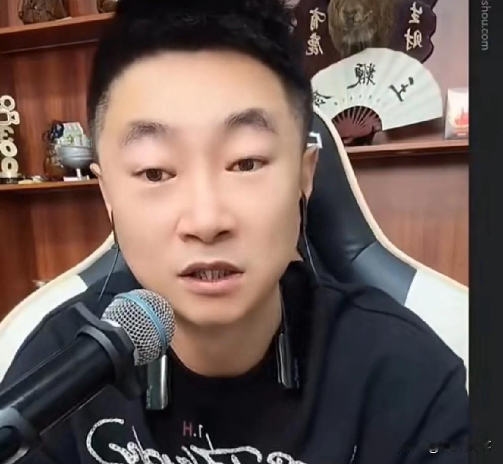 九天内涵自己封号是蛋蛋举报的！

         九天：我是直播中被强制关闭，