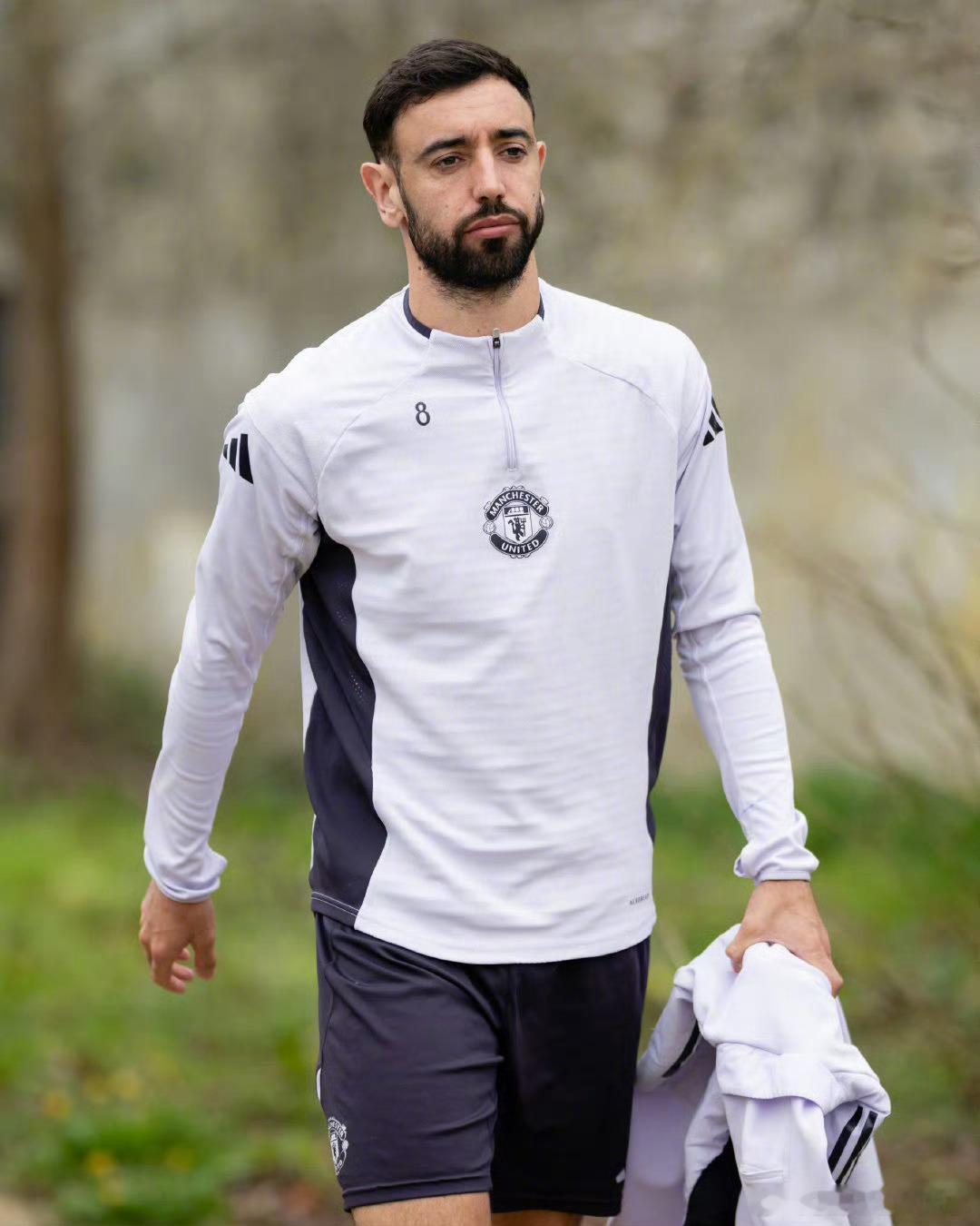 本轮英超重头戏来袭，曼联与利兹联迎来正面交锋。据统计，双方近10场英超碰面，曼联