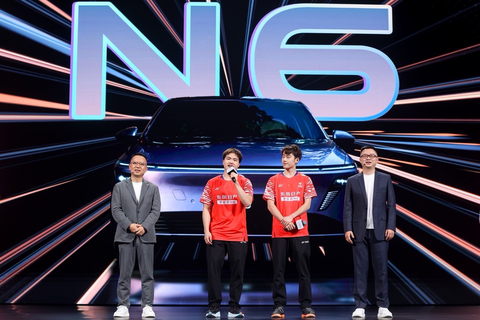 国羽梁王组合认证的座驾——东风日产N6，国羽证言央企合资品质N6，这波可以说是“