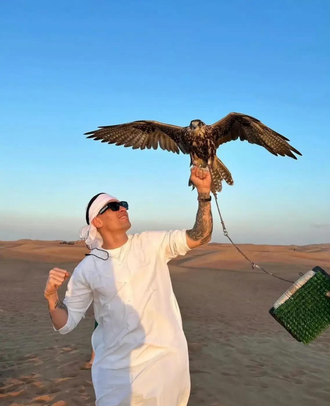 头顶一块布，莫伊塞斯不算是最富！[捂脸][捂脸]要不要来此工作呢？享受假期，回家