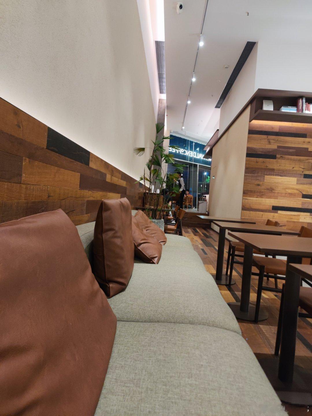 这家咖啡店的沙发坐着最舒服 深圳·MR.WALDEN COFFEE(平安金融中心