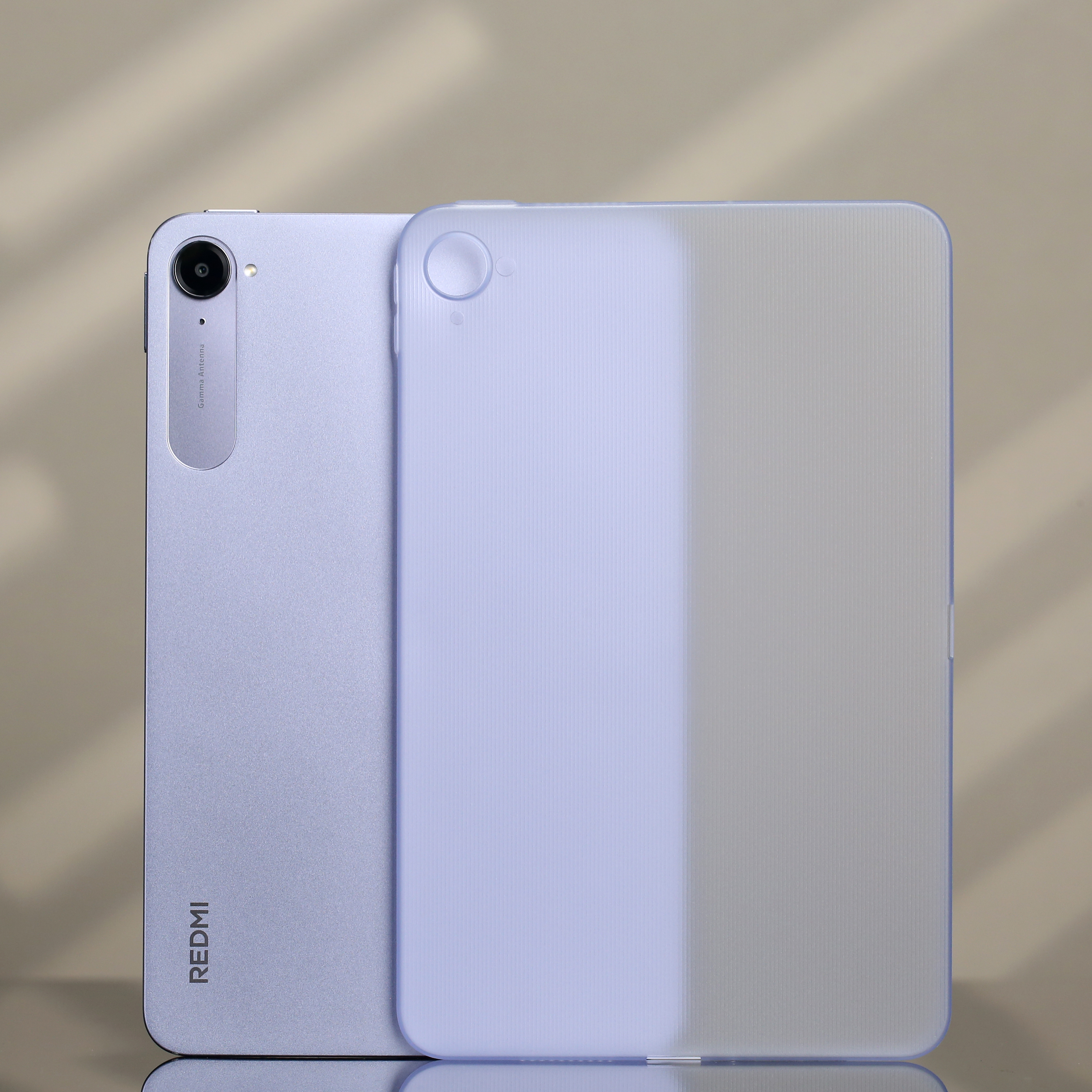 K Pad 超薄壳第二款颜色到货透紫色，搭配烟霞紫配色的平板，还挺不错的哦。轻约