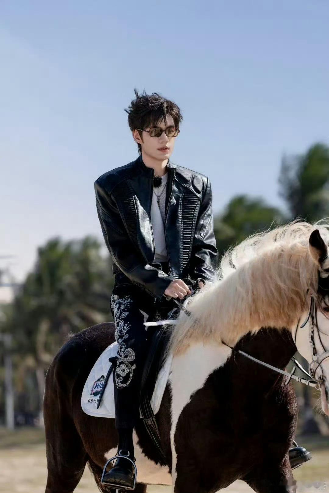 你好星期六全员方言拜年哇塞，好六全员方言拜年太绝啦!独特祝福满满诚意，南腔北调里