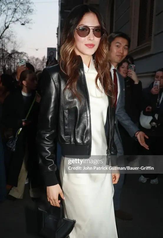 谷爱凌冬奥会上能拿奖，米兰时装周上能凹造型，不输任何明星。